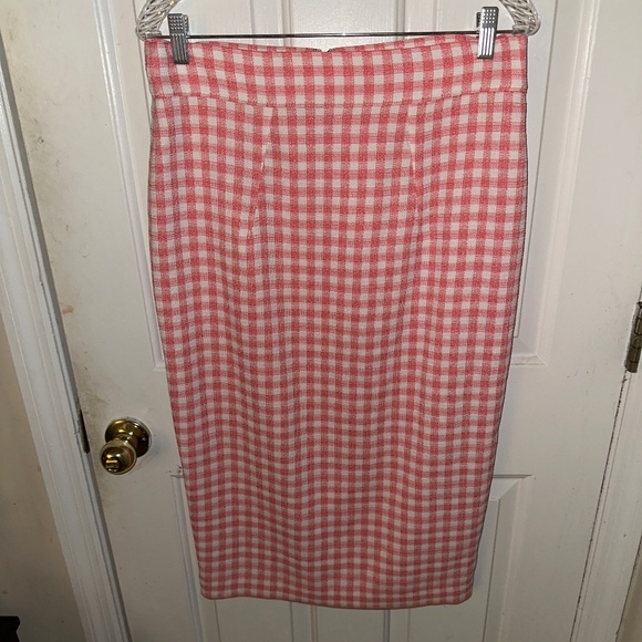 Tommy Hilfiger Dresses & Skirts - Tommy Hilfiger Pink Gingham Pencil Skirt (never worn)